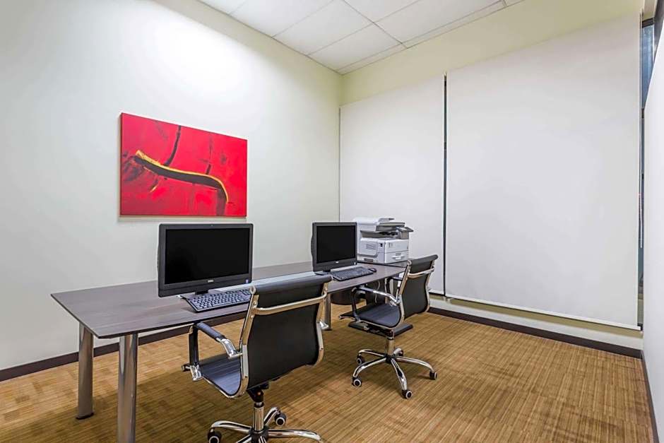 Wyndham Quito Airport