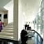 Hotel In - Lounge Room