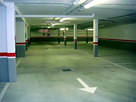 Single Room with Parking