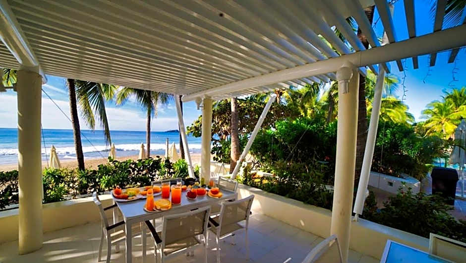 Elegant Beachfront Studio in Monarca Ixtapa