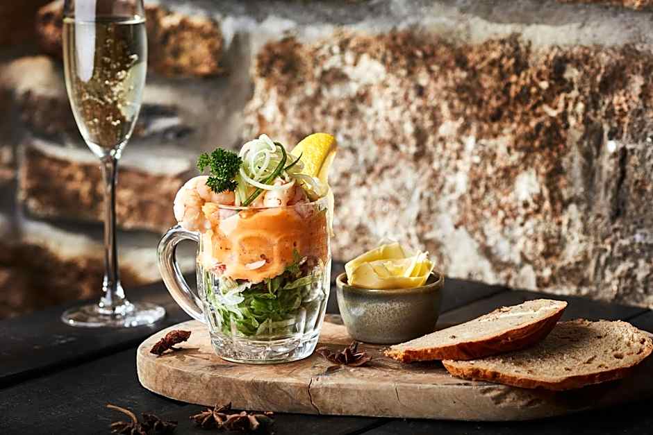 The Plume of Feathers