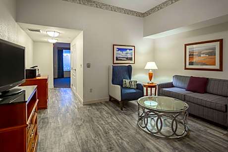 2 Queen Mobility/hearing Accessible Ri Shwr Vis Firealrm/door/phn Alrt Comp Wifi- Hdtv With Hidef Ch