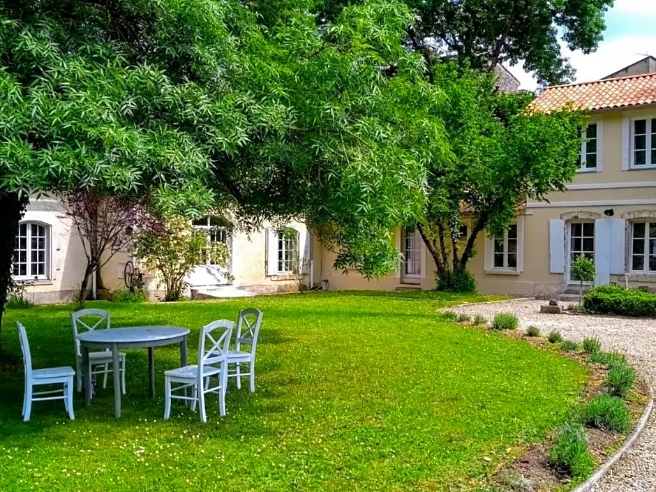 Le Domaine Des Platanes