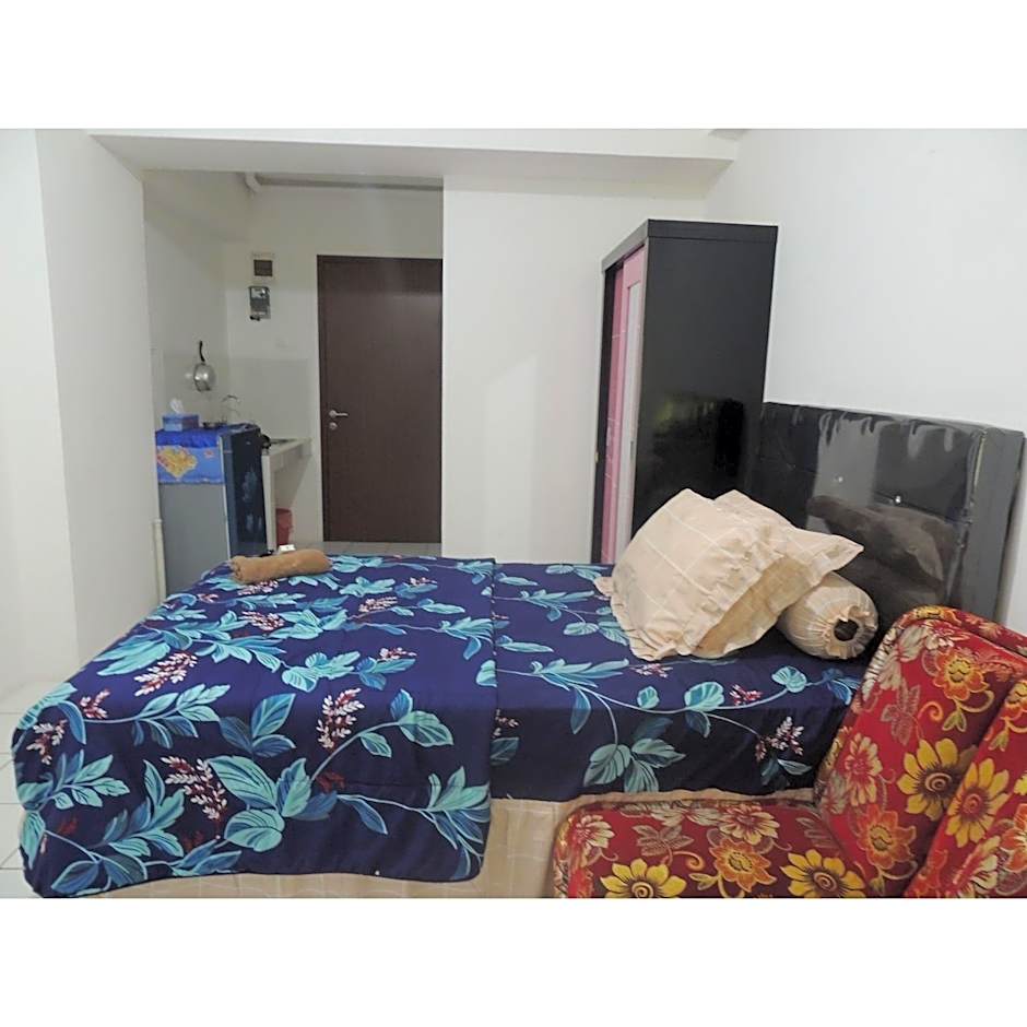 Reva Room on Gunung Putri Square Apartment