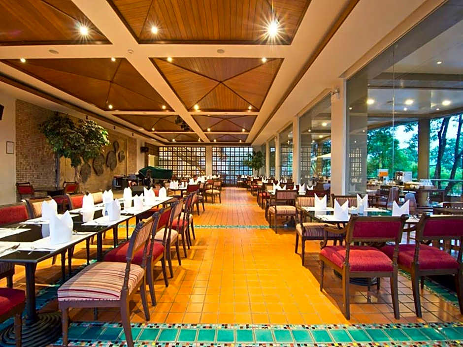 Grand Riverside Hotel