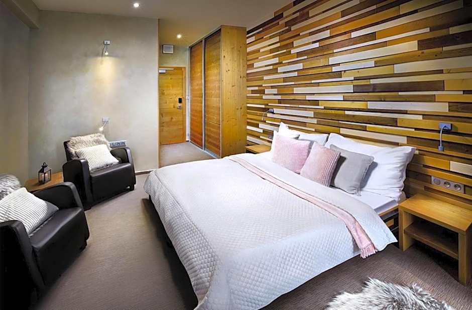 Noc na Chopku, Rotunda