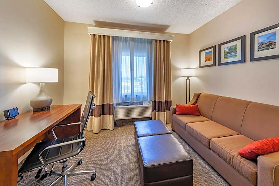 Comfort Suites Near Six Flags Magic Mountain