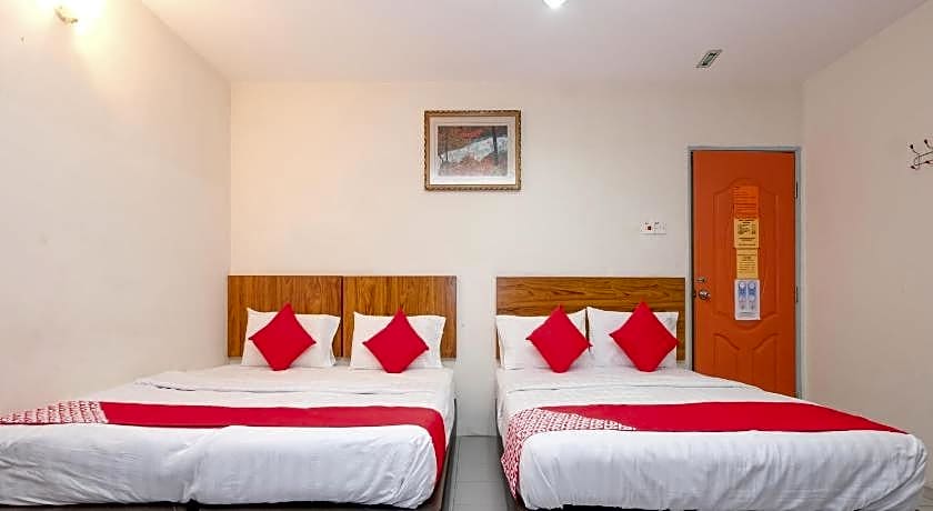 OYO 89877 Sun Triang Hotel