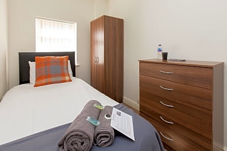 Single room-Shared Bathroom