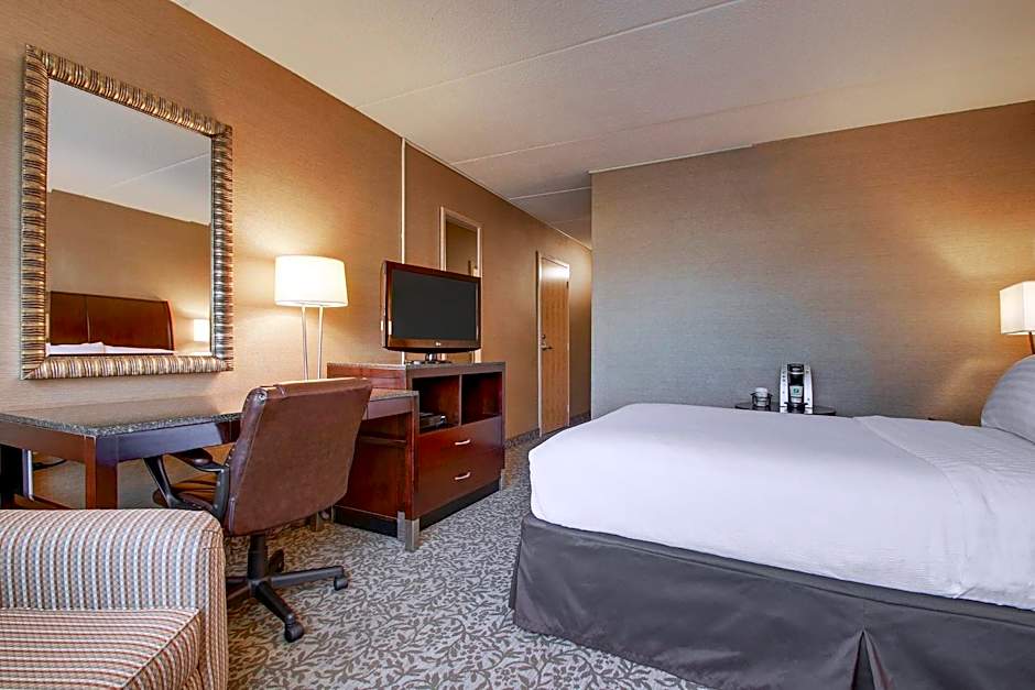 Holiday Inn Westbury-Long Island By IHG