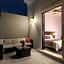 Decanter Hotel