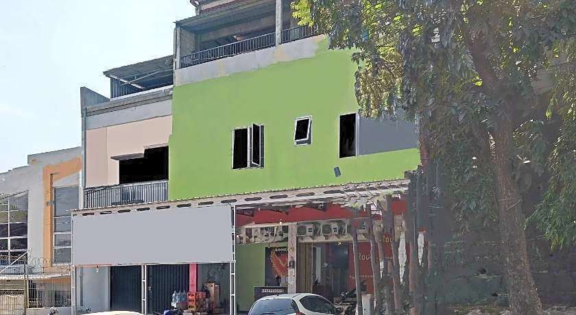 OYO Life 92877 Hotel Rainbow 7296