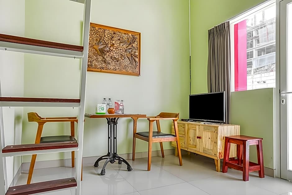 RedDoorz Syariah near Suncity Mall Sidoarjo