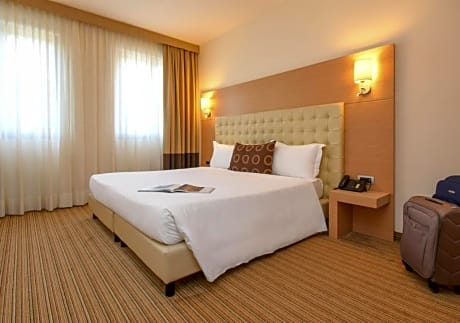 Double Room (1 Adult)