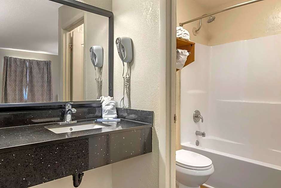 Quality Inn Goose Creek - Charleston