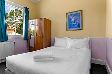 2 Bedroom - 1 Bath Suite