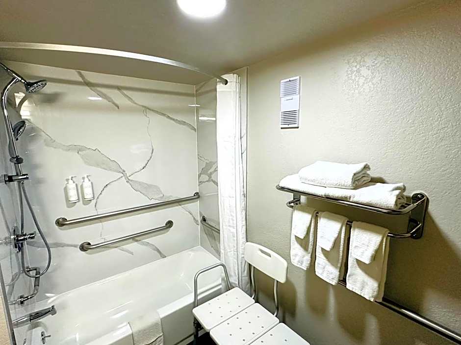 Days Inn by Wyndham Holland