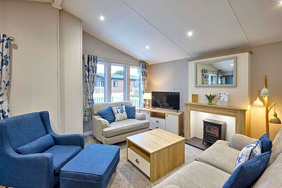 The Haven Lodge with Hot Tub
