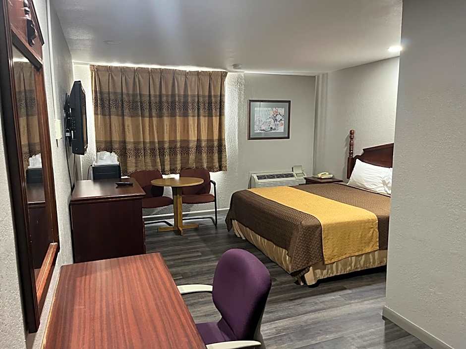 Mid Towne Inn & Suites