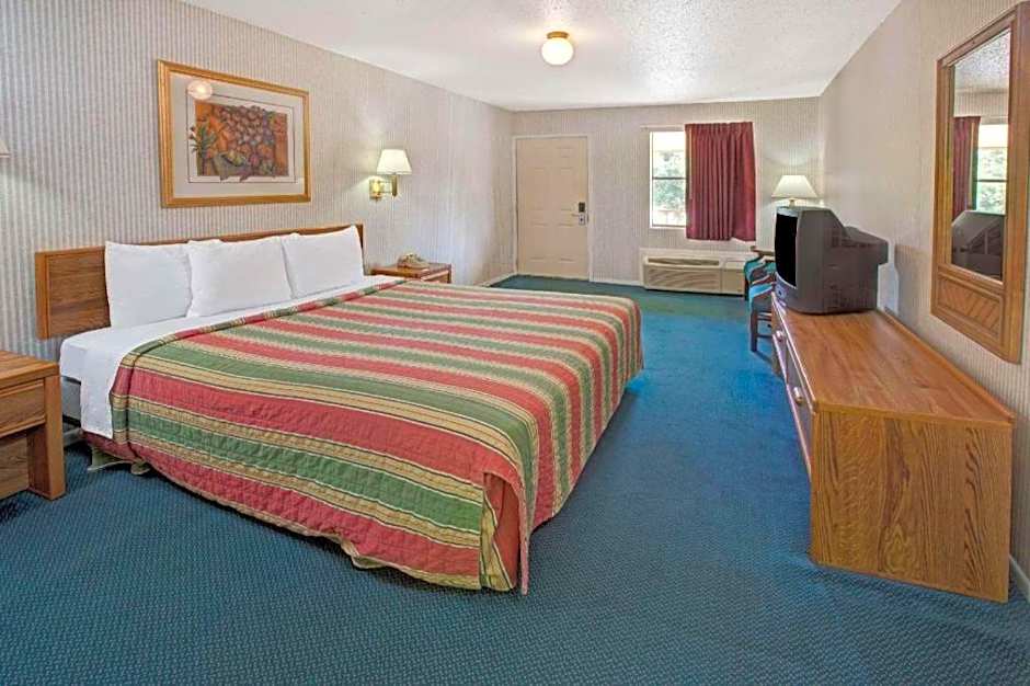 Knights Inn South Houston