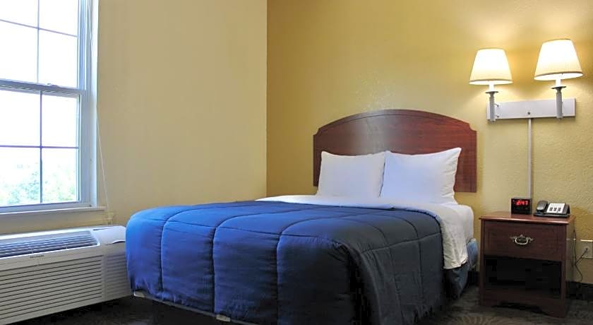 Candlelight Inn Suites Hwy 69 near McAlester