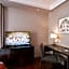 Carles Hotel