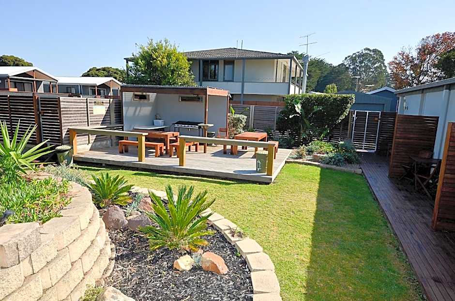 Riverside Ocean Grove Motel Suites and Holiday Cabins