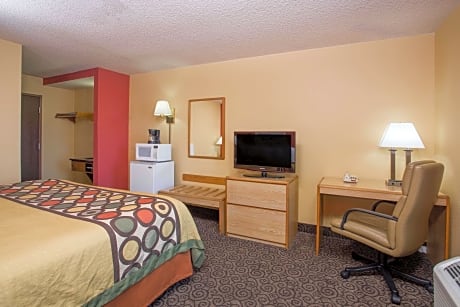 1 King Bed Non-Smoking