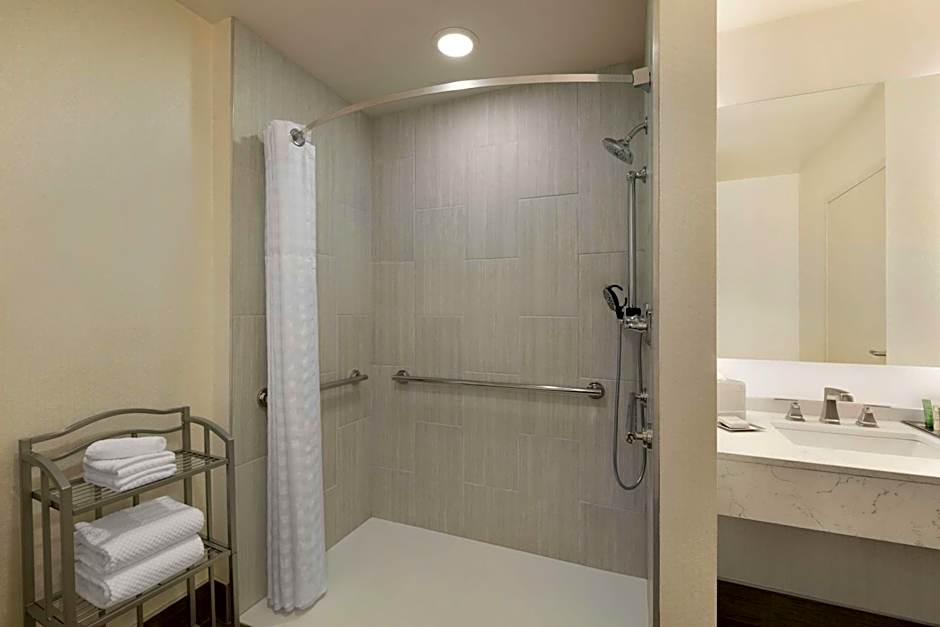 Hilton Greenville