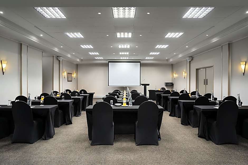 Protea Hotel by Marriott Karridene Beach