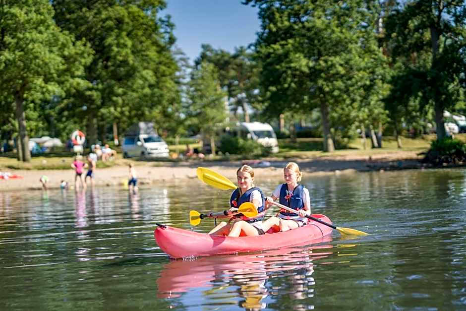 Ringsjöstrand Camping, Hotell och Stugby