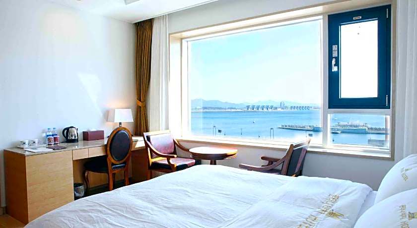 Fontana Beach Hotel