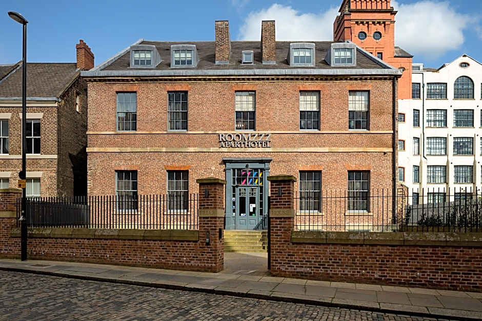 Roomzzz Newcastle City