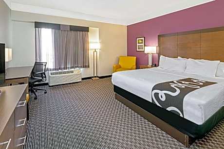 1 King Bed Accessible Room Non-Smoking