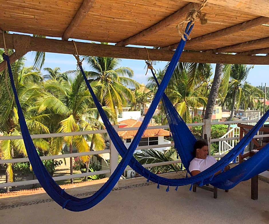 Casa de las Olas Surf & Beach Club