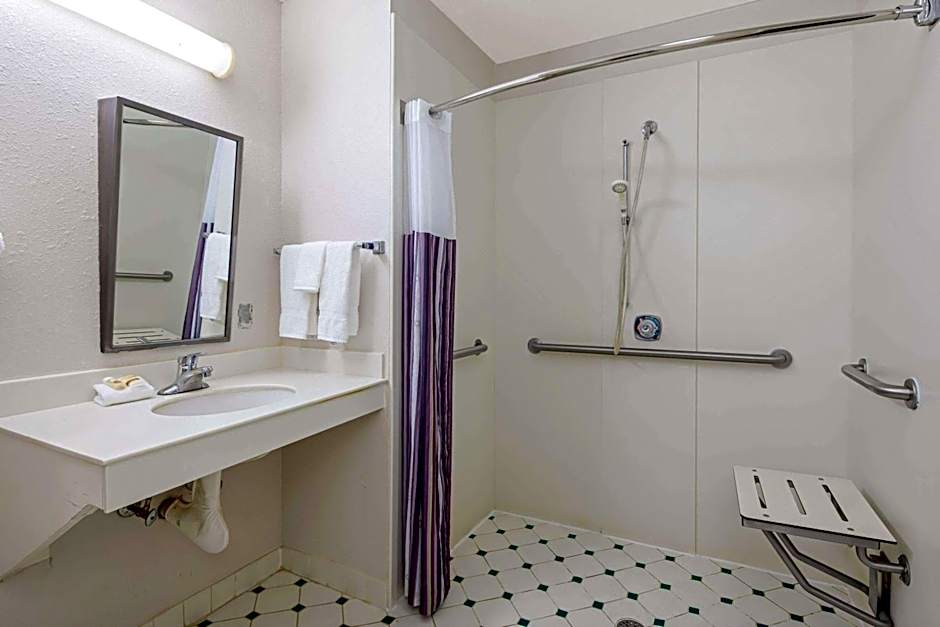 La Quinta Inn & Suites by Wyndham Macon