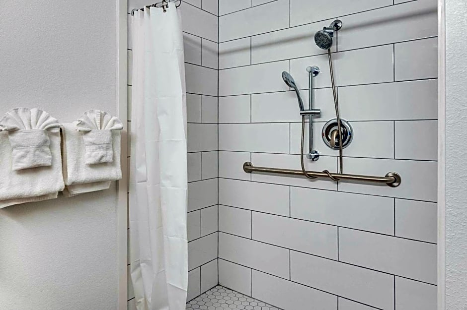 Country Inn & Suites by Radisson, Grand Rapids Airport, MI