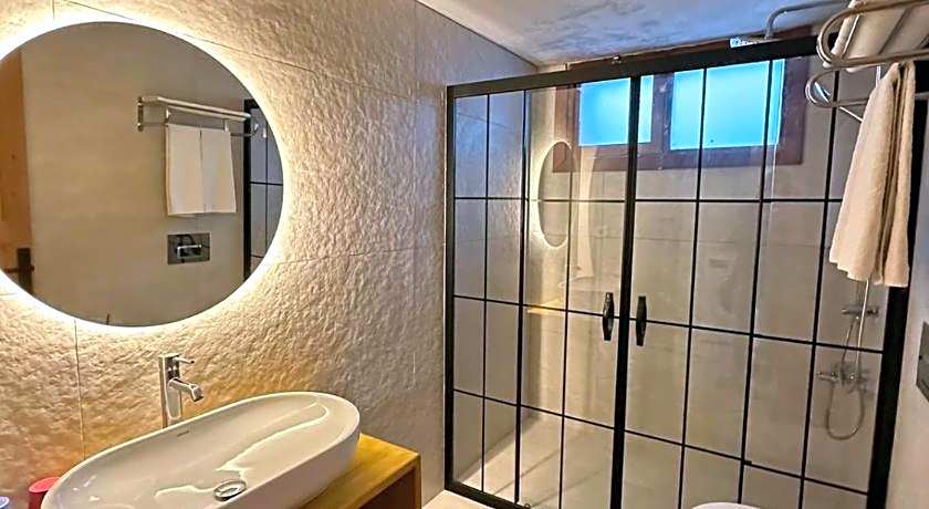 Old Town Deluxe Flats