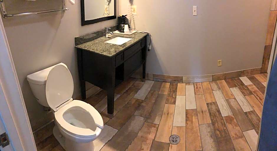 Deerfield Inn and Suites - Fairview