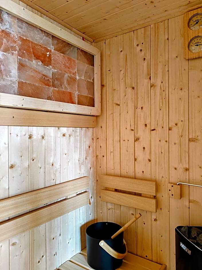 DOMEK NA GÓRACH z GORĄCĄ BALIĄ i SAUNĄ