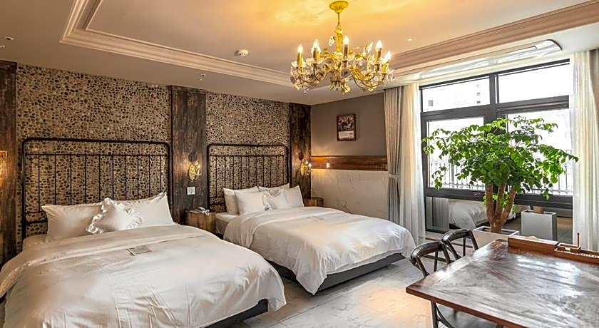 Hotel February Dong Seong Ro