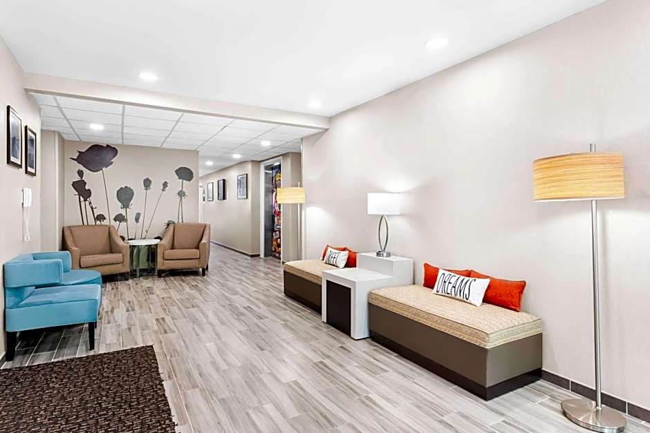 Sleep Inn & Suites