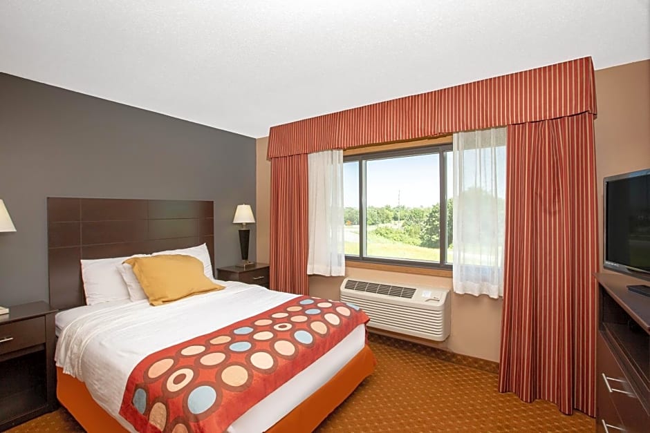 AmericInn by Wyndham Coralville
