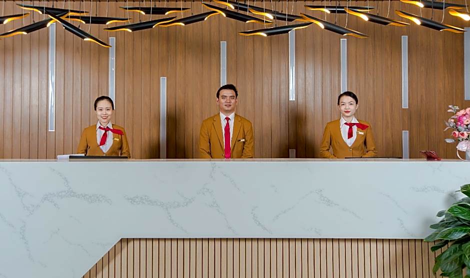 Van Phat Riverside Hotel