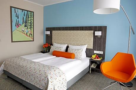 Comfort double room with twin beds and balcony