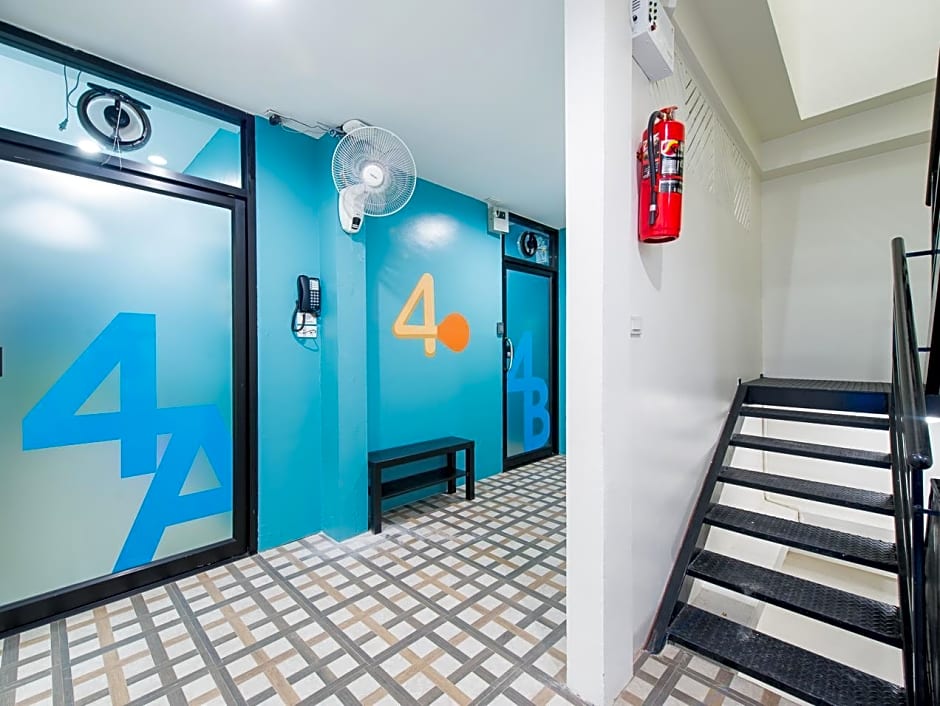 Matchbox Bangkok Hostel