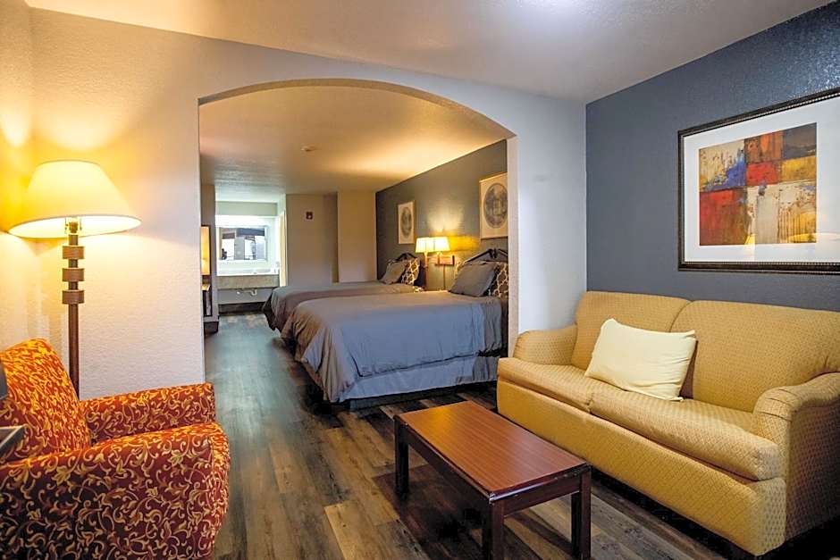 Magnolia Inn and Suites