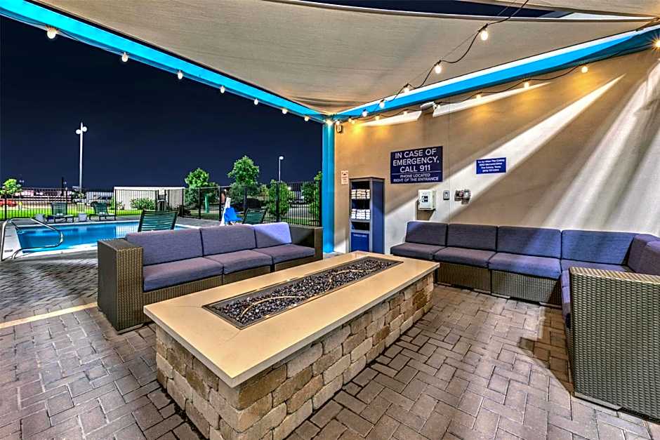 Tru by Hilton the Colony