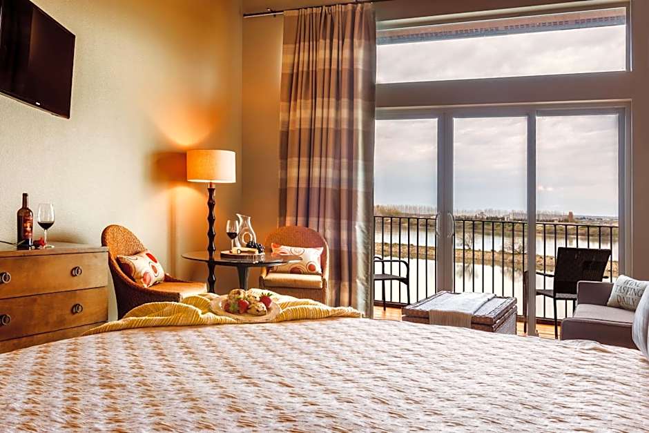 The Lodge at Columbia Point