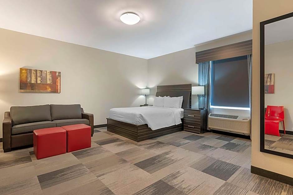 Best Western Plus Airport Inn & Suites